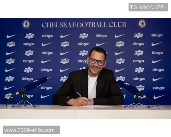 罗塞尼尔抵达伦敦即将成为切尔西新任主帅的消息引发关注