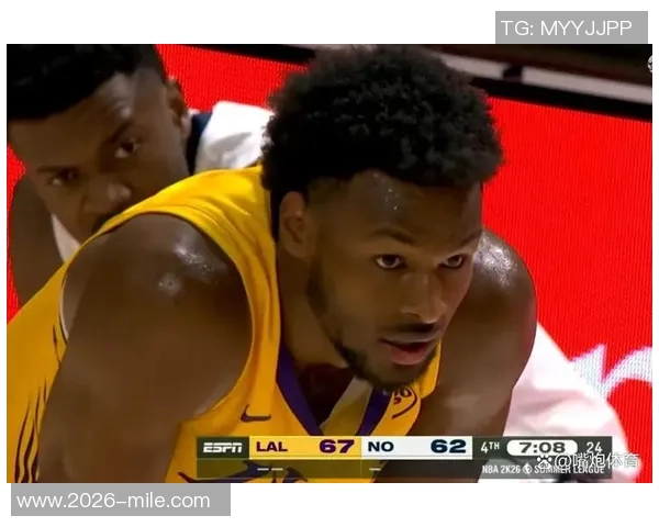 布朗尼左手变向转身后仰压哨命中展现丝滑小连招绝技